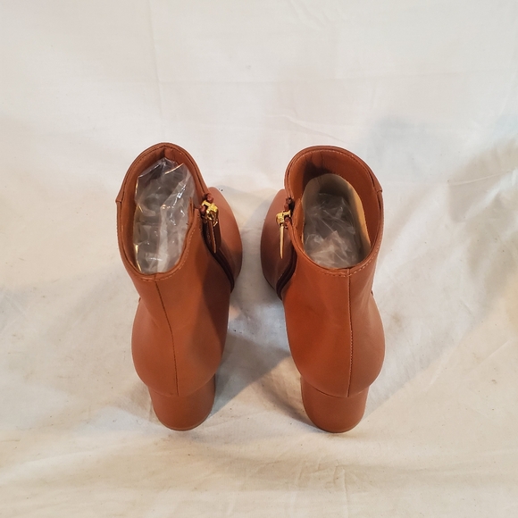 L'AGENCE Women's 38.5 Jeanne II Pointed Toe Bootie in Luggage Brown New - Picture 4 of 6